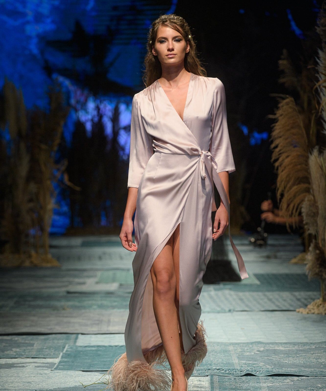  Luminous Grace Robe Powder Amoralle